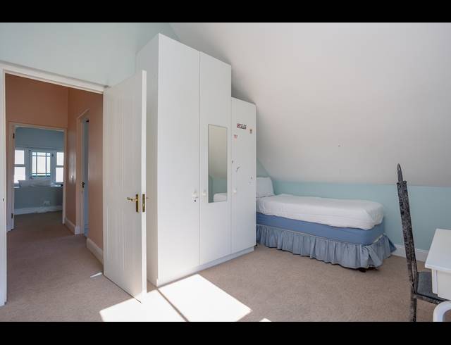 3 BEDROOM APARTMENT TO LET IN HOUT BAY CENTRAL